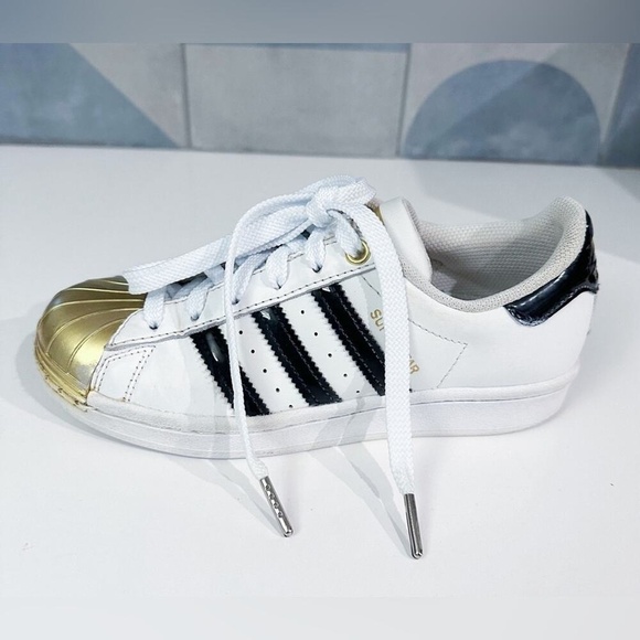 Adidas gold toe Superstar sneakers - Picture 9 of 16